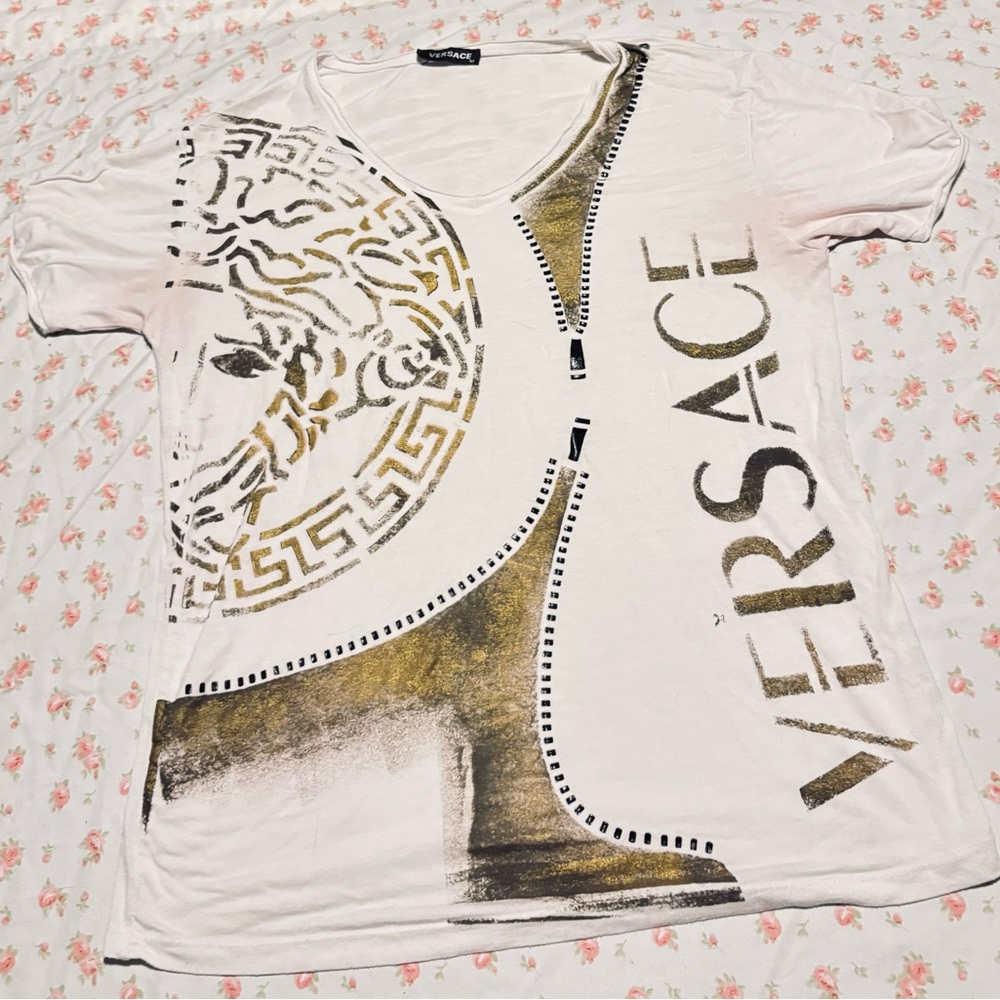 Versace White Short Sleeve Tee with Gold and black detailing. worn few times